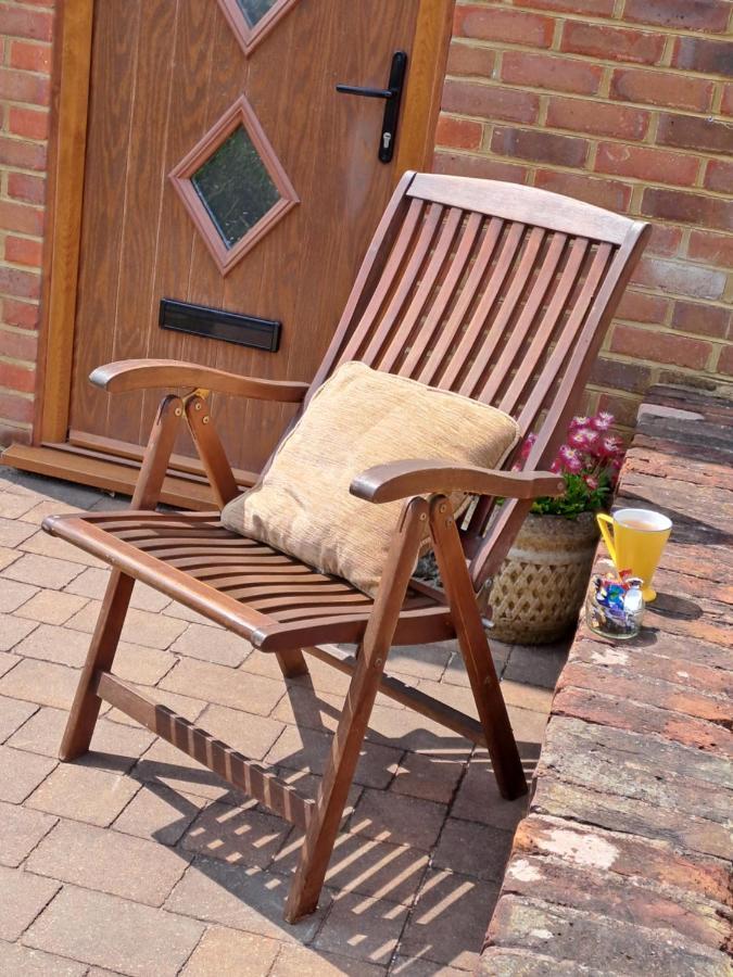 Ferienwohnung Quiet Comfortable Patcham Studio Free Parking Hallway Shared With Host Hove Exterior foto
