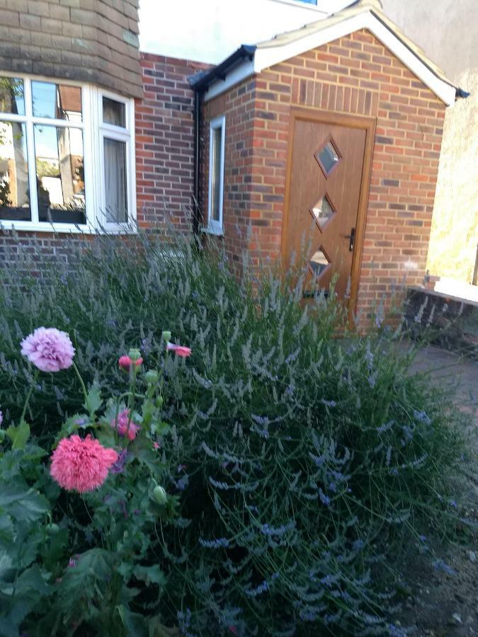 Ferienwohnung Quiet Comfortable Patcham Studio Free Parking Hallway Shared With Host Hove Exterior foto